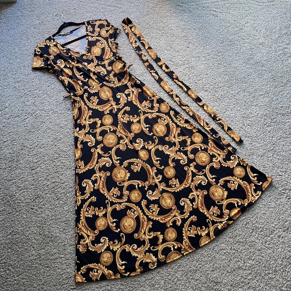 ✨Arabella Maxi Dress✨ - Picture 6 of 13